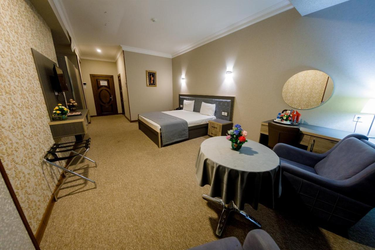 Royal Sapphire Hotel Baku Ngoại thất bức ảnh
