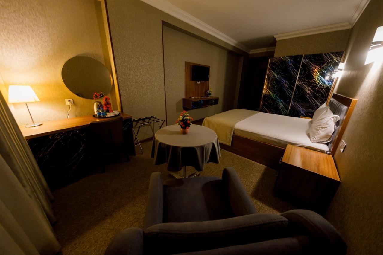 Royal Sapphire Hotel Baku Ngoại thất bức ảnh