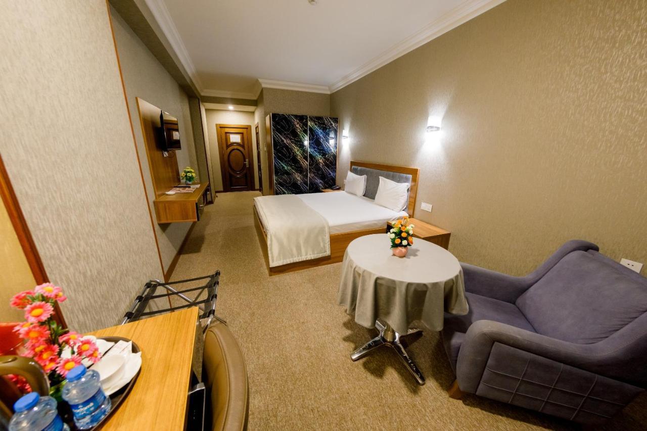 Royal Sapphire Hotel Baku Ngoại thất bức ảnh