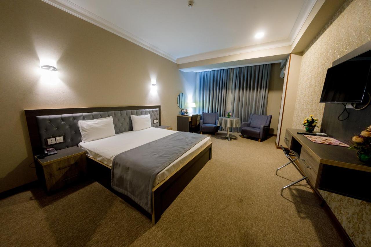 Royal Sapphire Hotel Baku Ngoại thất bức ảnh