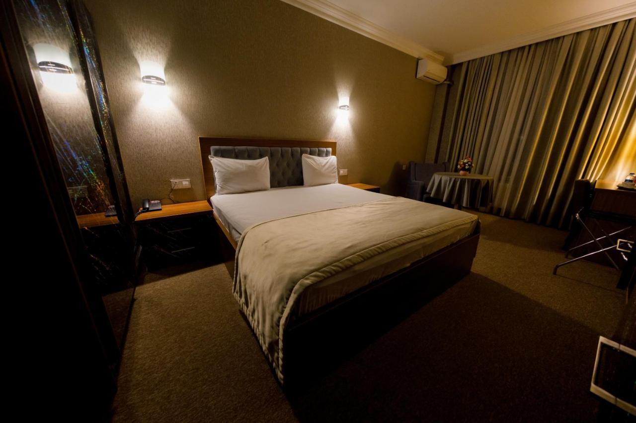 Royal Sapphire Hotel Baku Ngoại thất bức ảnh