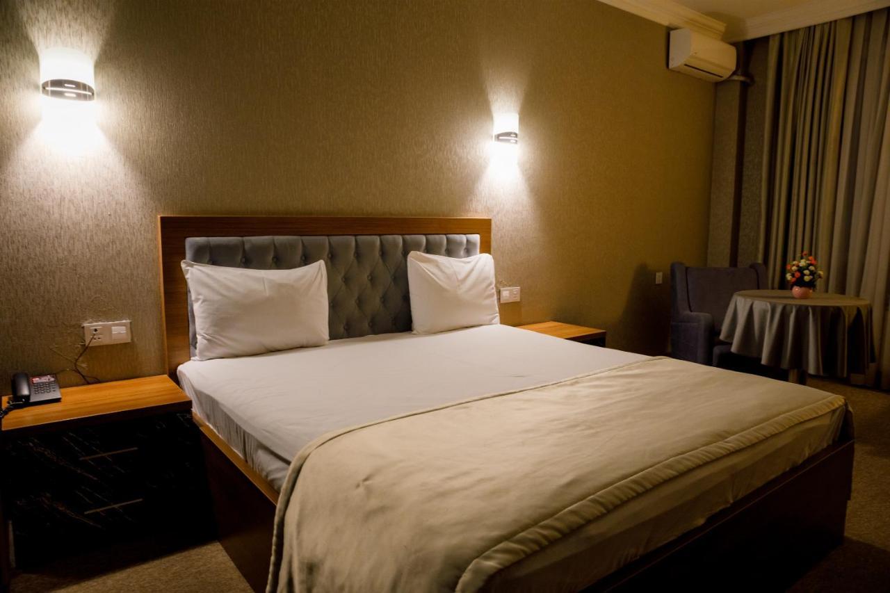Royal Sapphire Hotel Baku Ngoại thất bức ảnh