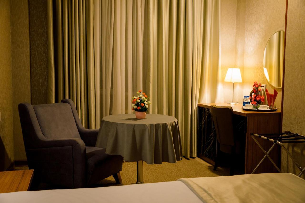 Royal Sapphire Hotel Baku Ngoại thất bức ảnh